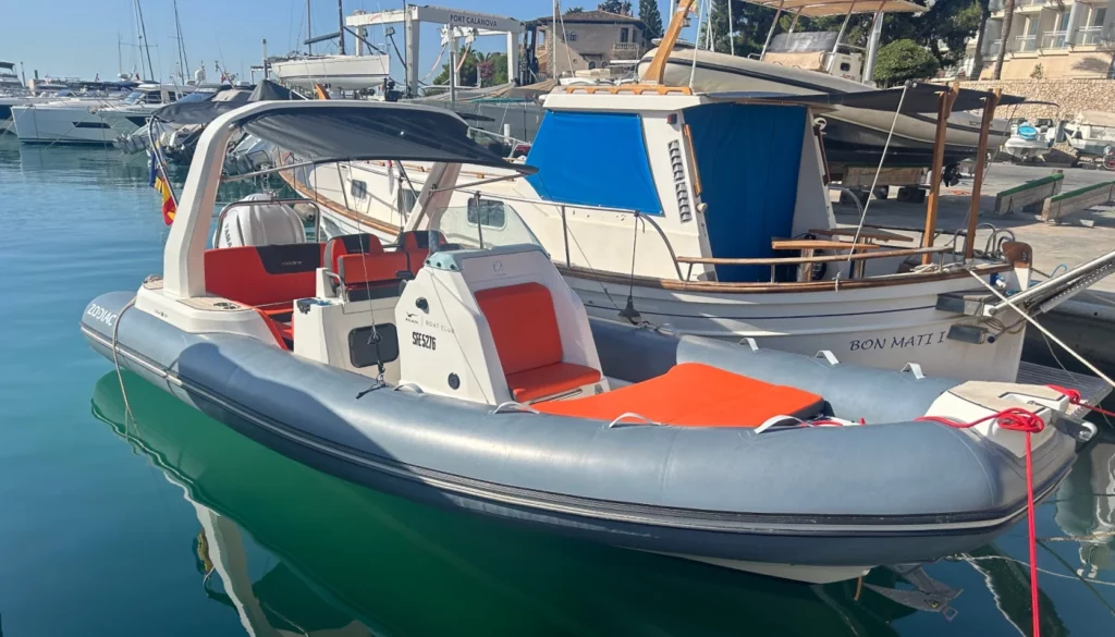 2-zodiac-medline-750-motoryacht-for-charter