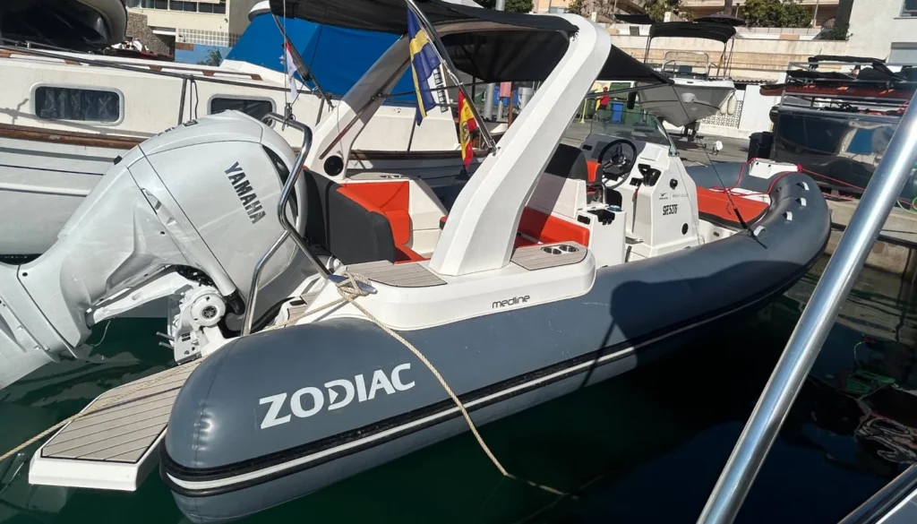 4-zodiac-medline-750-motoryacht-for-charter