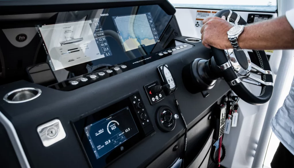 03-axopar-37st-motoryacht-for-charter