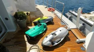 3 Seabob e-dive scooters