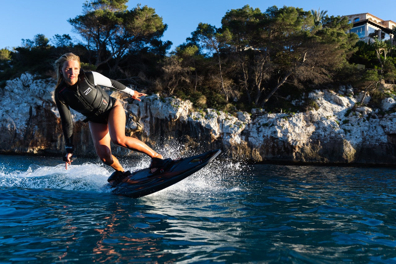 Awake RÄVIK Ultimate Electric Surfboard - Image 4